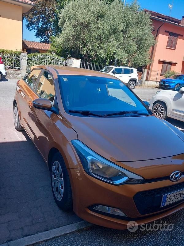 Usata 2016 Hyundai i20 Berlina | 7000 € (Ottimo prezzo) - Immagine 1/4