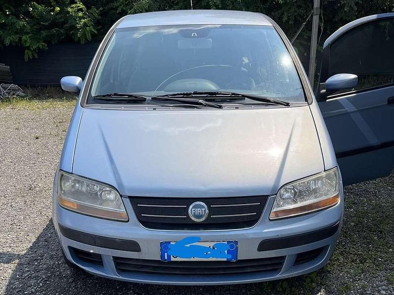 Usata 2005 Fiat Idea Active Monovolume | 1950 € (Buon prezzo) - Immagine 1/4