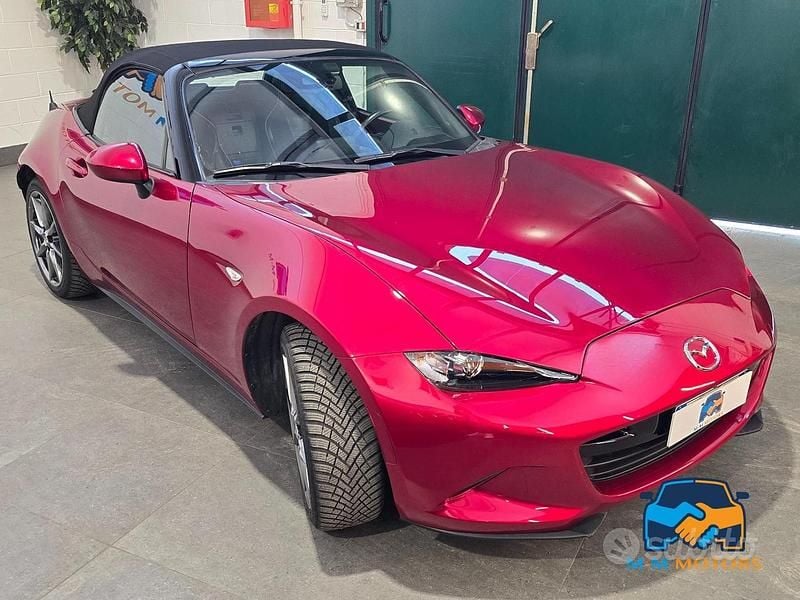 Usata Mazda MX5 Inclusive 184 CV (135 kW) 2021 Rosso Cabrio