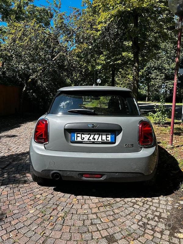 Begagnad Mini ONE 75 HK (55 kW) 2016 Grå Halvkombi