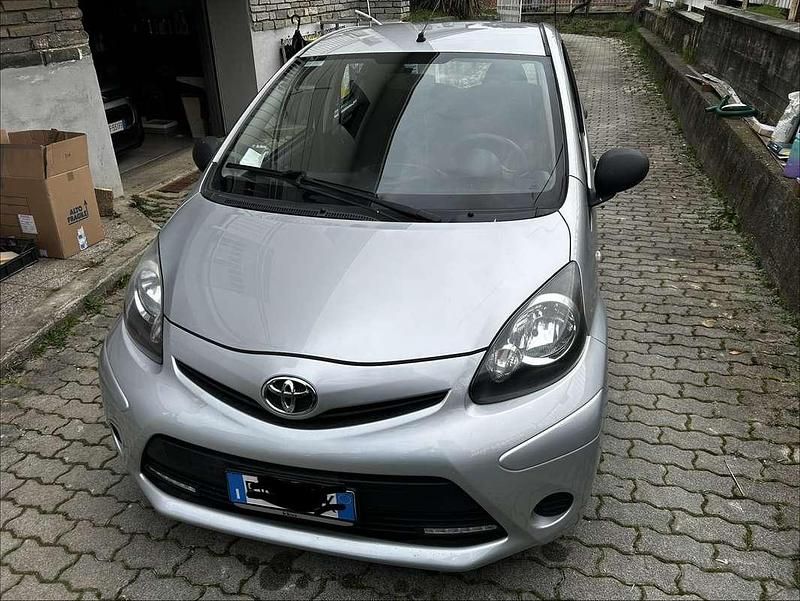 Usata Toyota Aygo Connect Style 68 CV (50 kW) 2014 Utilitaria