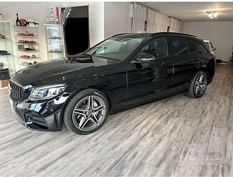 Usata Mercedes C220 Premium 194 CV (142 kW) 2019 Nero Station wagon