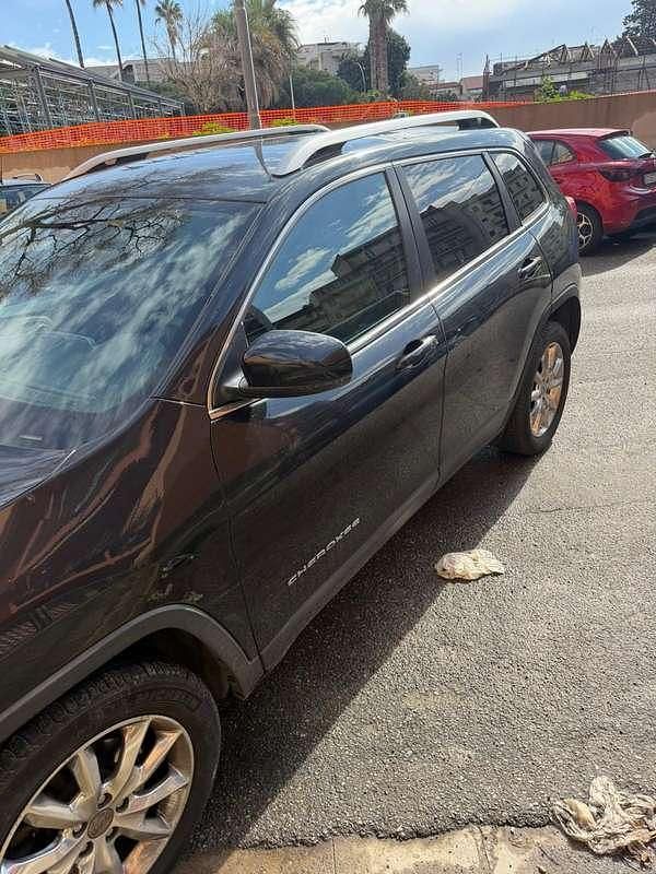 Usata Jeep Cherokee Limited 140 CV (102 kW) 2015 Nero SUV