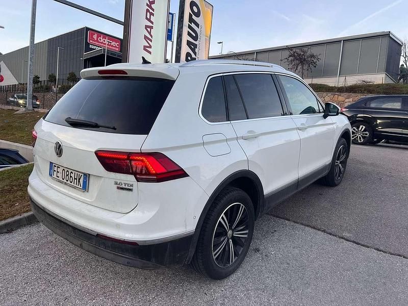 Usata VW Tiguan Executive 150 CV (110 kW) 2016 Bianco SUV