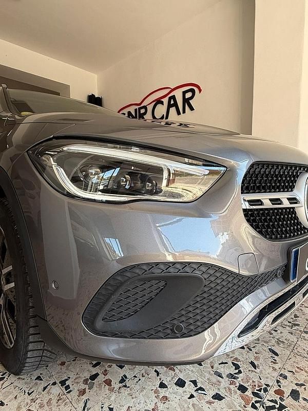 Usata Mercedes GLA200 150 CV (110 kW) 2023 Grigio SUV