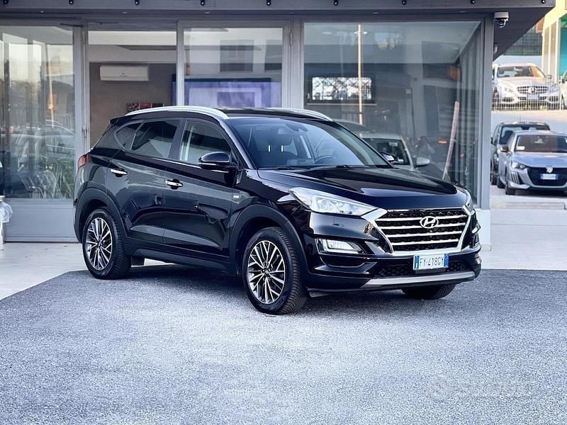 Nero Usata 2019 Hyundai Tucson SUV | 16.400 € (Ottimo prezzo) - Immagine 1/4