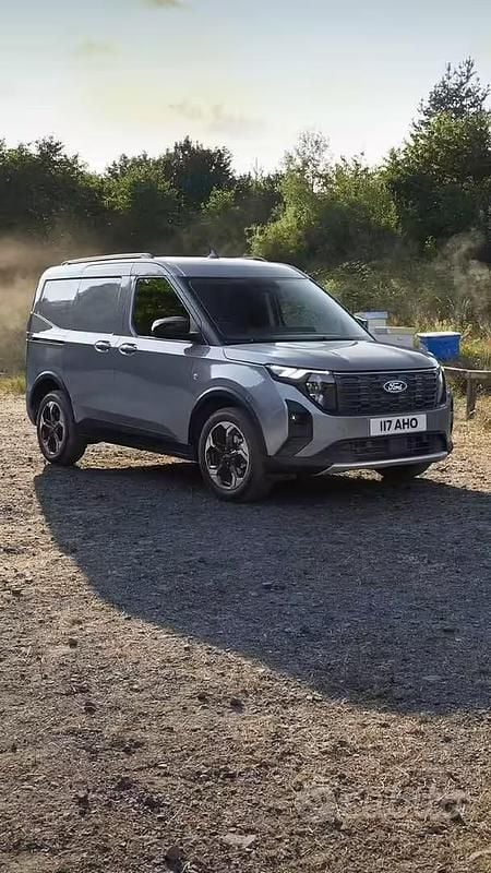 Usata Ford Tourneo Courier 125 CV (91 kW) 2024 Grigio Monovolume