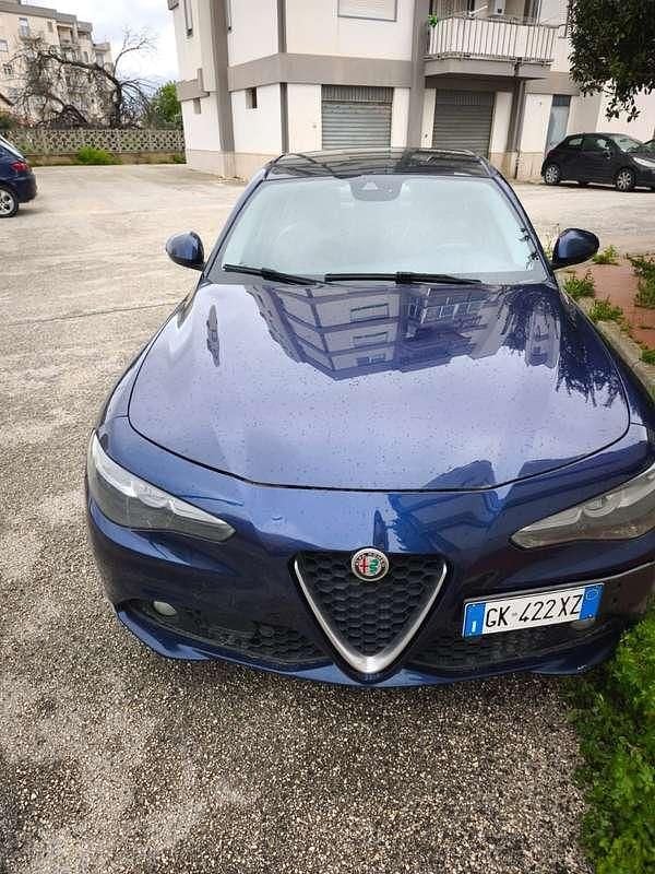 Usata Alfa Romeo Giulia Business Launch Edition 150 CV (110 kW) 2017 Blu/azzurro Berlina