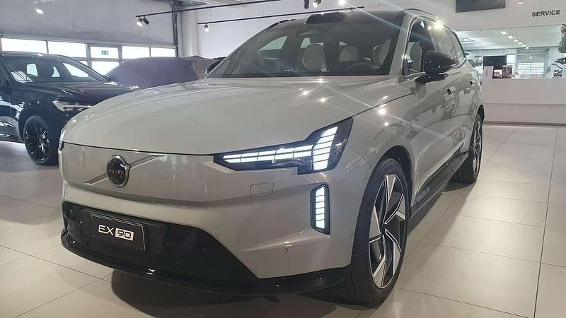 Nuova Volvo EX90 Ultra 236 kW (321 CV) 2025 Grigio SUV