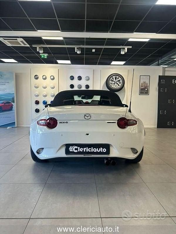 Begagnad Mazda MX5 Exclusive-Line 132 HK (97 kW) 2023 Vit Cab