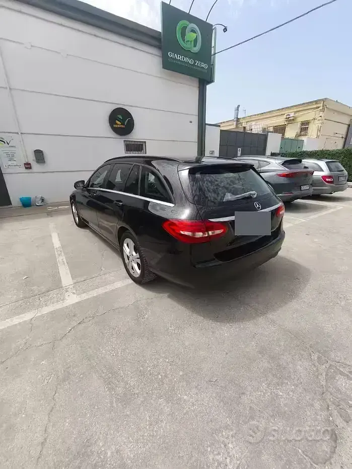 Usata Mercedes C180 116 CV (85 kW) 2015 Nero Station wagon