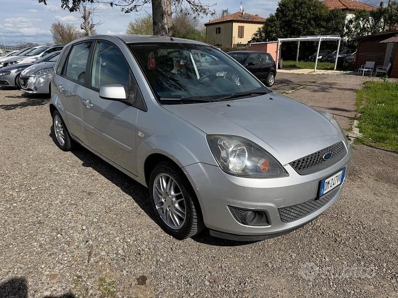Usata Ford Fiesta Ghia 68 CV (50 kW) 2007 Other Utilitaria