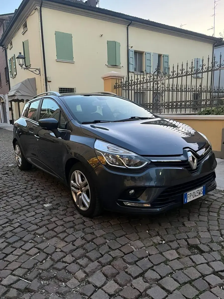 Usata Renault Clio 89 CV (65 kW) 2018 Grigio Station wagon