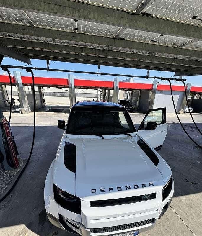 Usata 2023 Land Rover Defender SE SUV | 57.000 € (Super prezzo) - Immagine 1/4