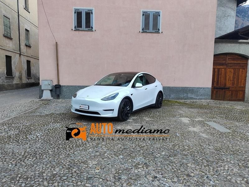 Usata Tesla Model Y Performance 392 kW (534 CV) 2024 Bianco SUV
