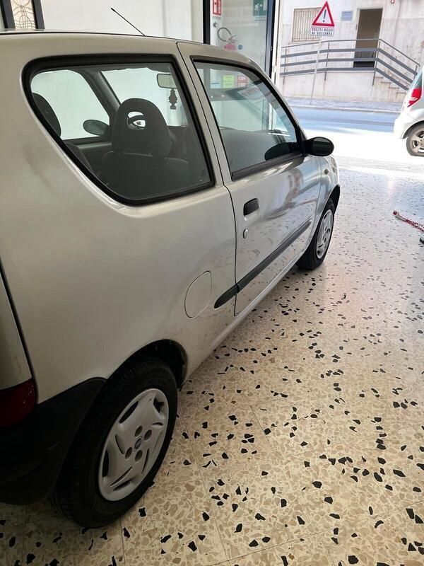 Usata Fiat Seicento 54 CV (39 kW) 2004 Grigio metallizzato Utilitaria