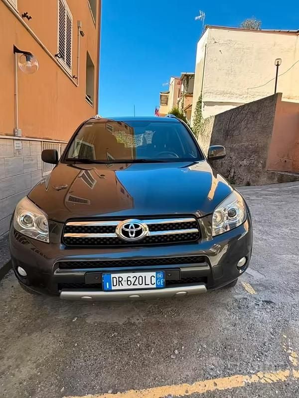 Usata Toyota RAV4 Luxury 177 CV (130 kW) 2008 SUV