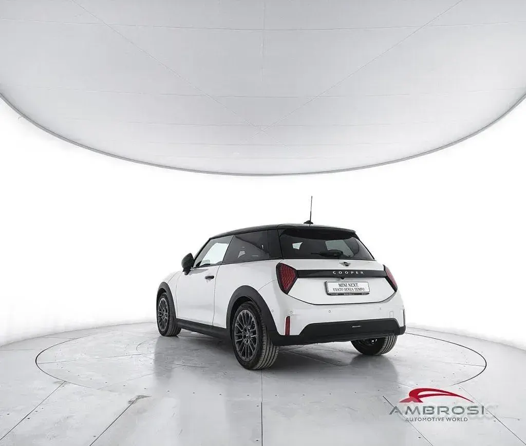 Nuova Mini Cooper Classic 114 kW (156 CV) 2025 Bianco Utilitaria