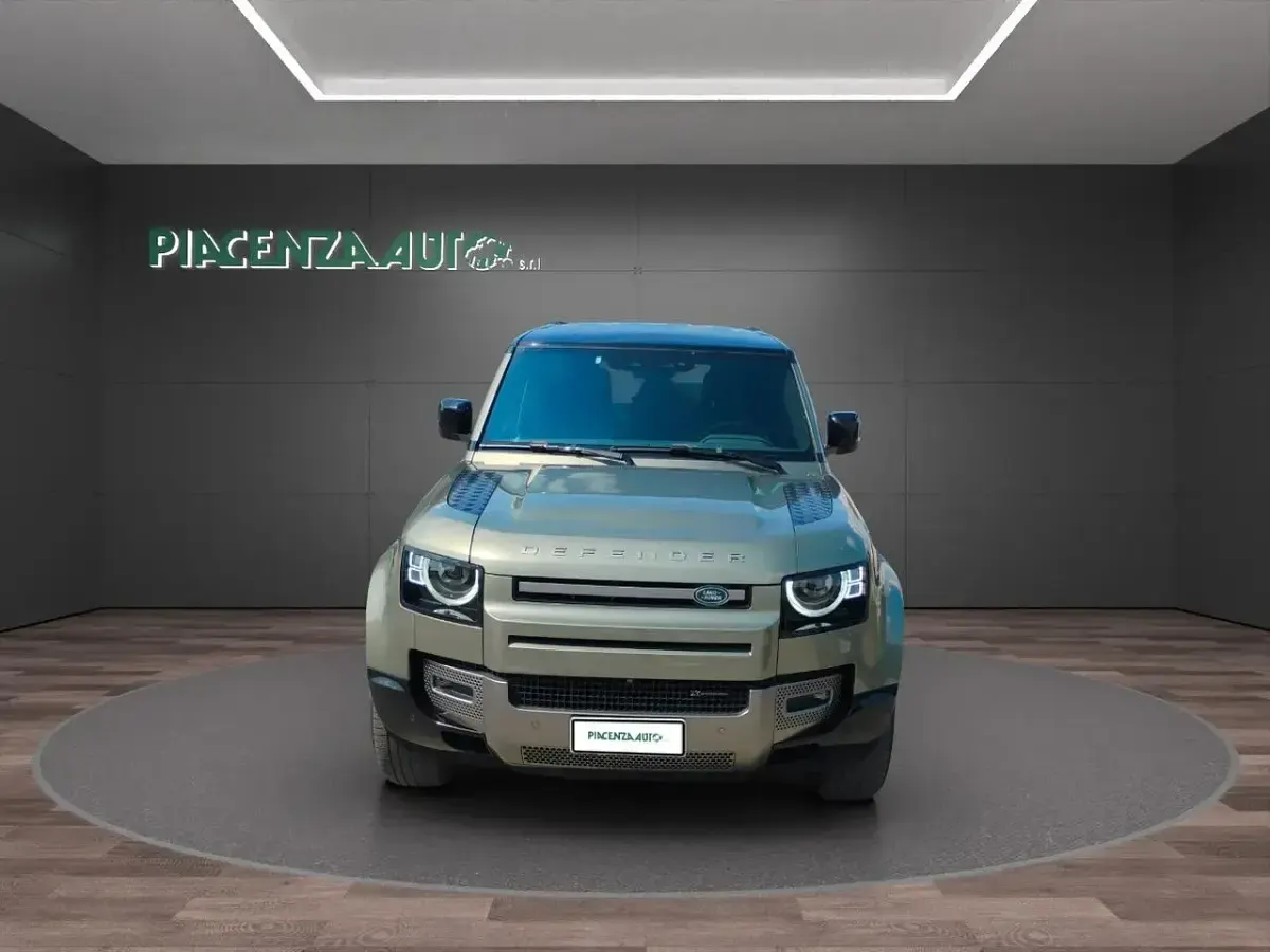 Usata Land Rover Defender Dynamic 200 CV (147 kW) 2022 Nero SUV
