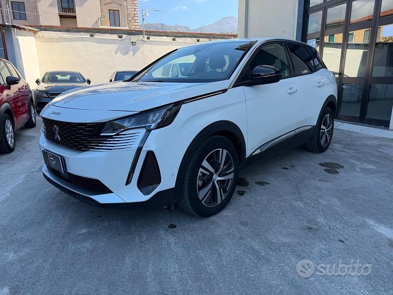Usata Peugeot 3008 Allure 131 CV (96 kW) 2022 Bianco SUV