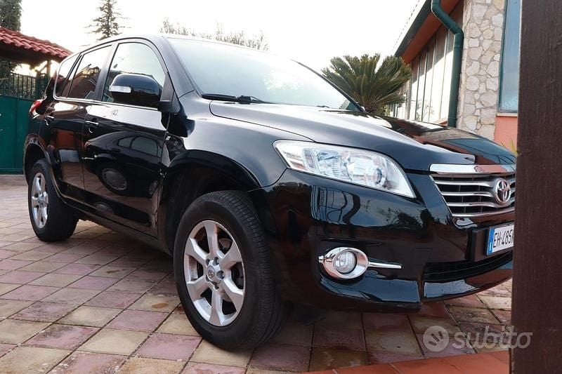 Usata Toyota RAV4 150 CV (110 kW) 2012 Nero SUV
