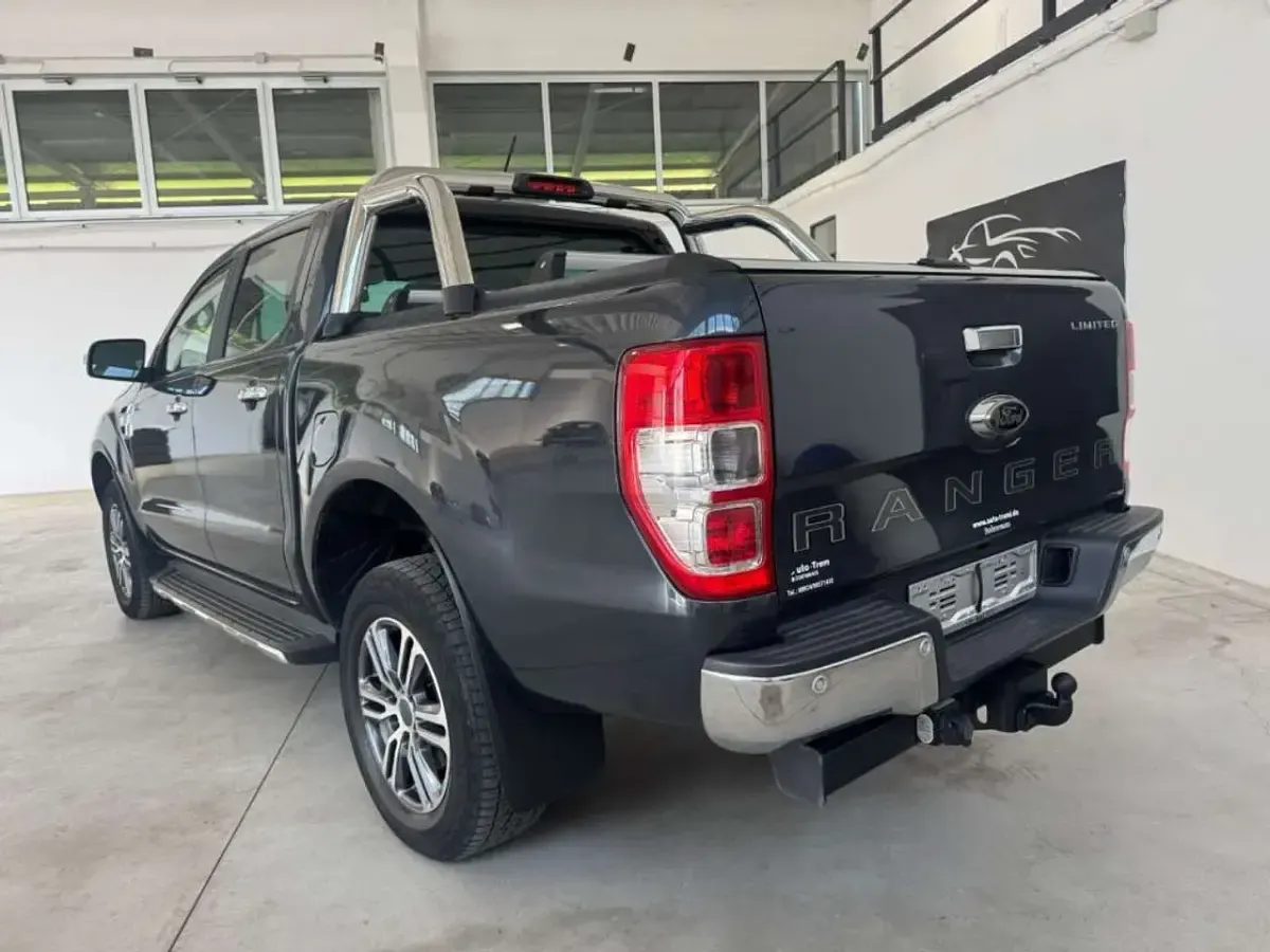 Usata Ford Ranger Limited 213 CV (156 kW) 2022 Nero Pick-up