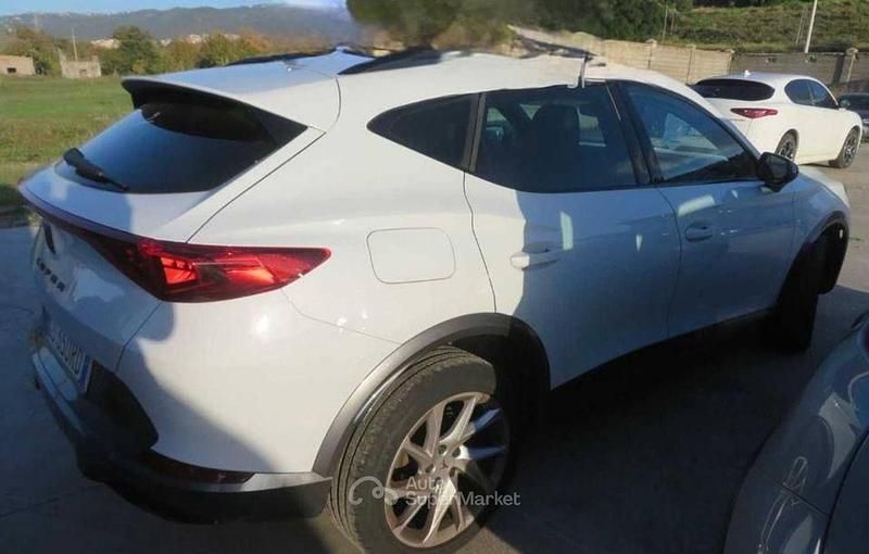 Usata Cupra Formentor 150 CV (110 kW) 2024 Bianco / metallizzato SUV