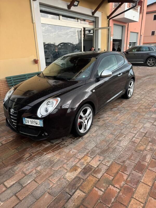 Usata Alfa Romeo MiTo Distinctive 119 CV (87 kW) 2010 Nero Utilitaria