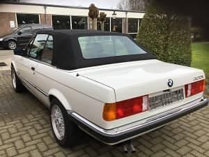 Usata BMW 320 Cabriolet 129 CV (94 kW) 1992 Bianco Cabrio
