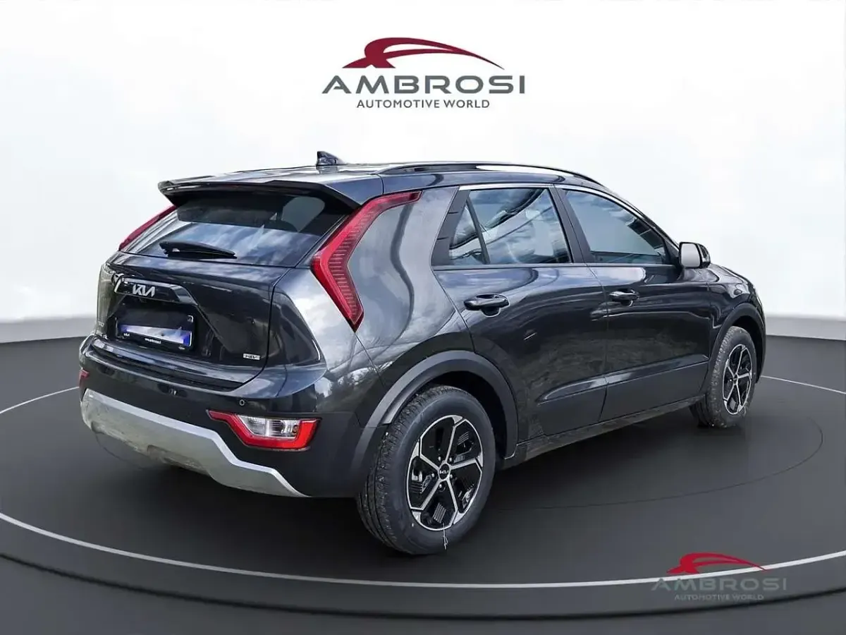 Nuova Kia Niro 129 CV (94 kW) 2026 Interstellar grey SUV
