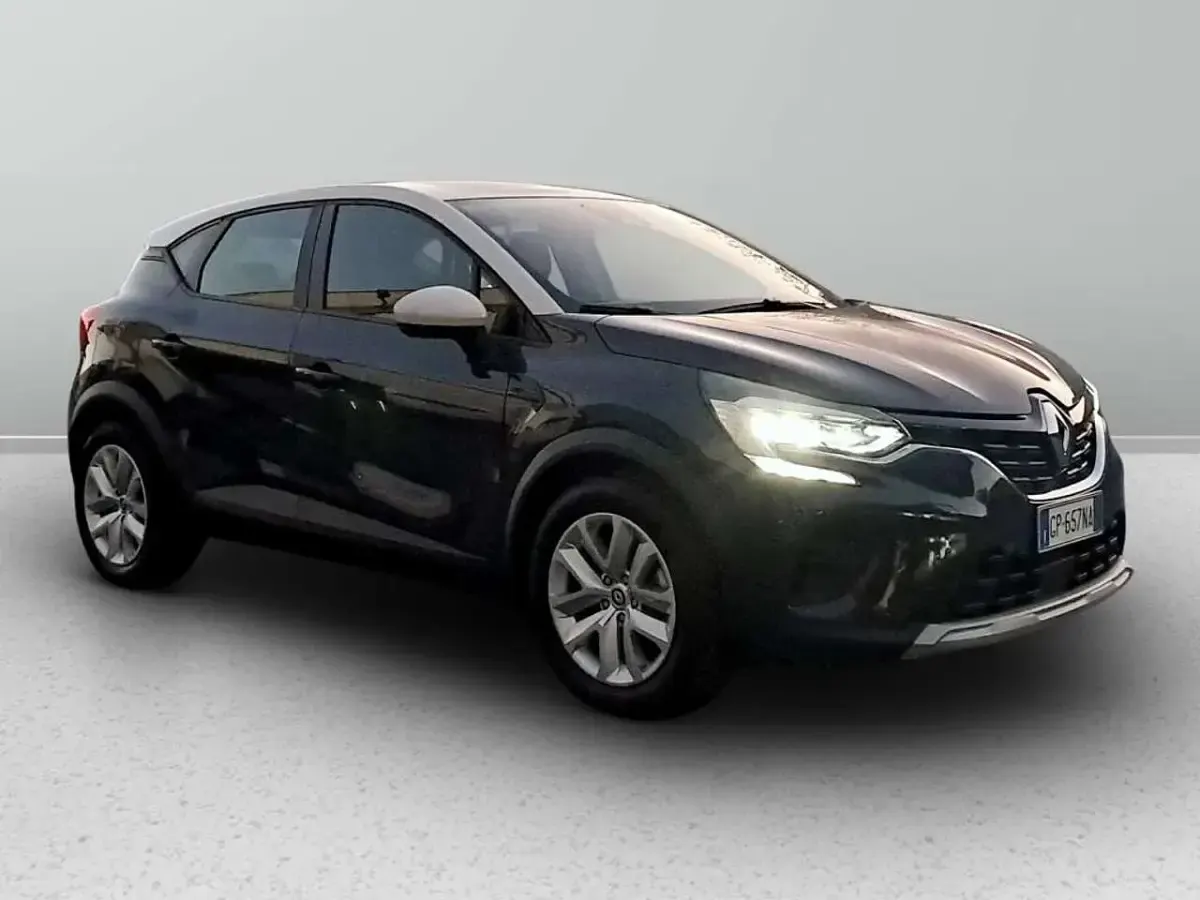 Usata Renault Captur Equilibre 143 CV (105 kW) 2023 Blu marine/tetto bianco SUV