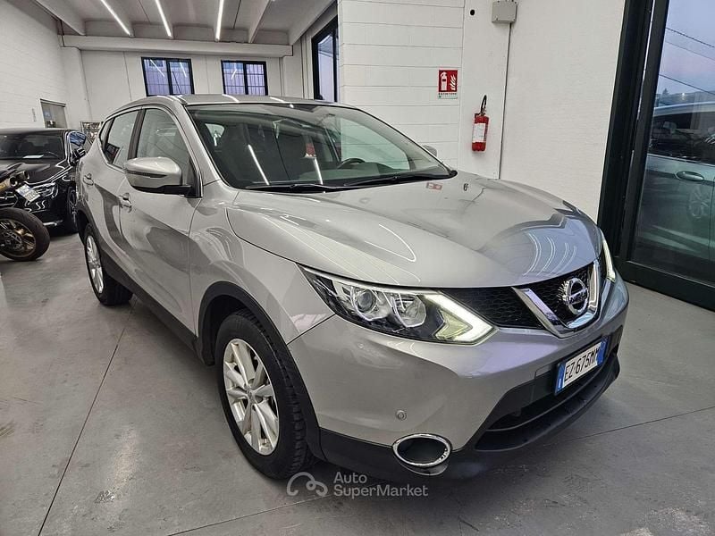 Argento Usata 2015 Nissan Qashqai Tekna SUV | 9700 € (Ottimo prezzo) - Immagine 1/4