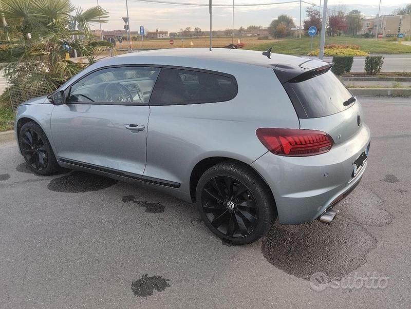 Begagnad VW Scirocco 122 HK (89 kW) 2010 Sportkupé