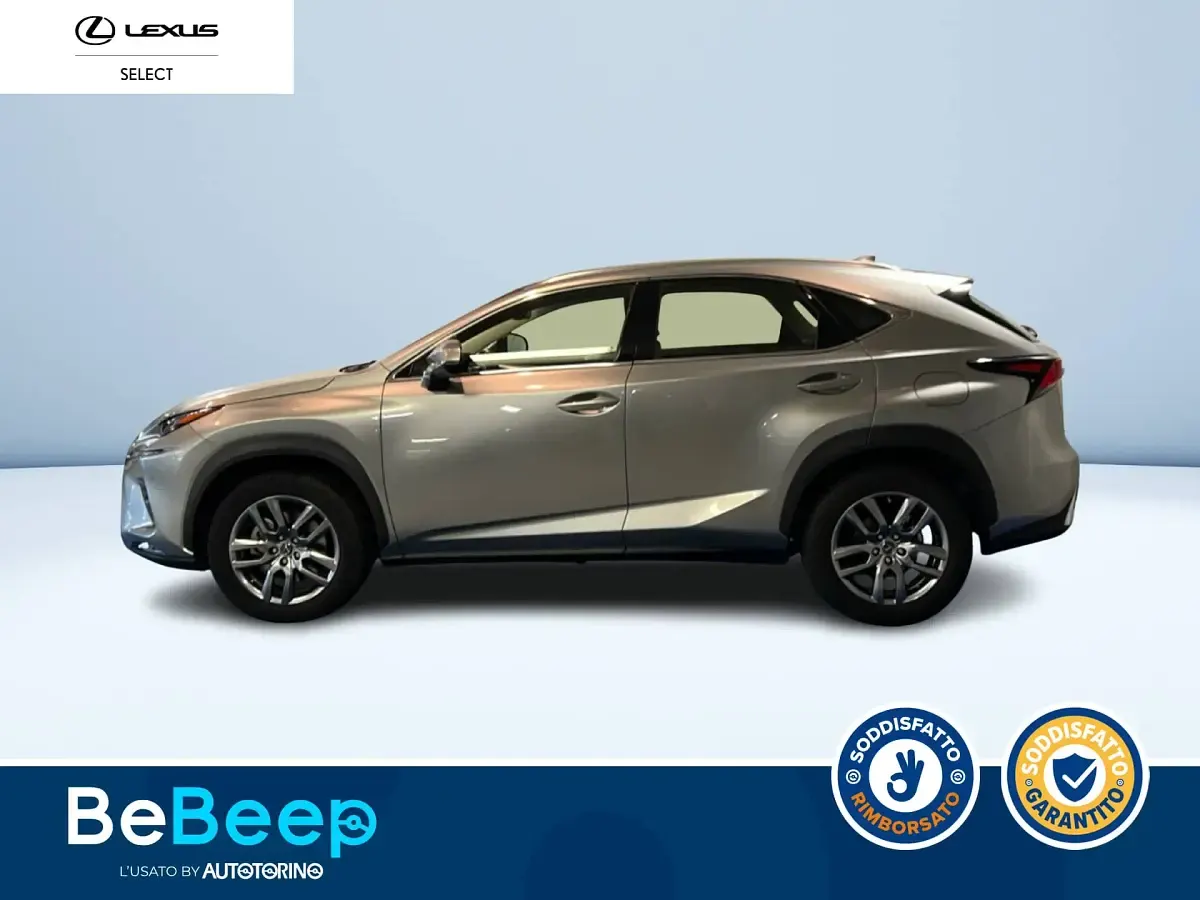 Usata Lexus NX300h Luxury Line 197 CV (144 kW) 2021 Argento metallizzato SUV