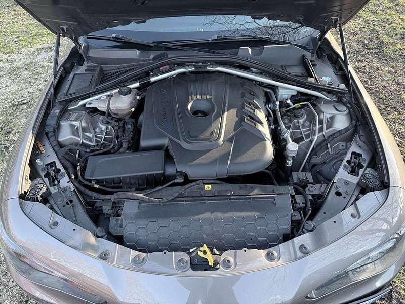 Usata Alfa Romeo Giulia Super 179 CV (131 kW) 2016 Grigio Berlina