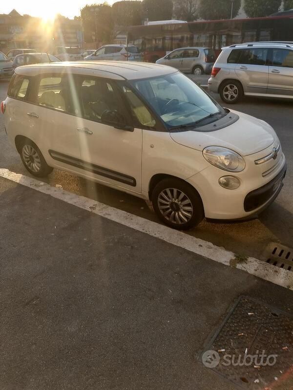 Usata 2015 Fiat 500L Living Monovolume | 7000 € (Super prezzo) - Immagine 1/4