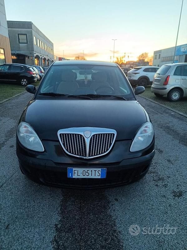 Usata Lancia Ypsilon 77 CV (56 kW) 2008 Nero Utilitaria