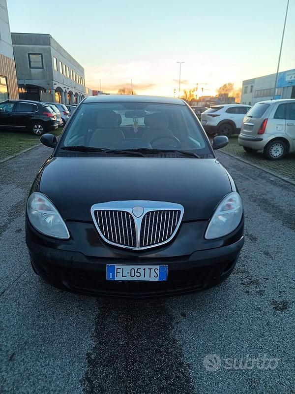 Usata Lancia Ypsilon 77 CV (56 kW) 2008 Nero Utilitaria