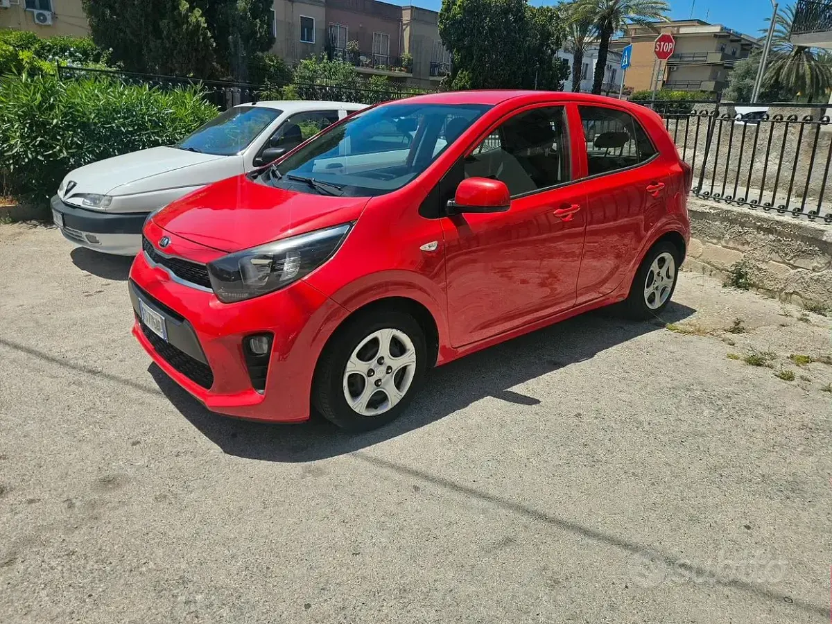 Usata Kia Picanto 67 CV (49 kW) 2019 Rosso Utilitaria