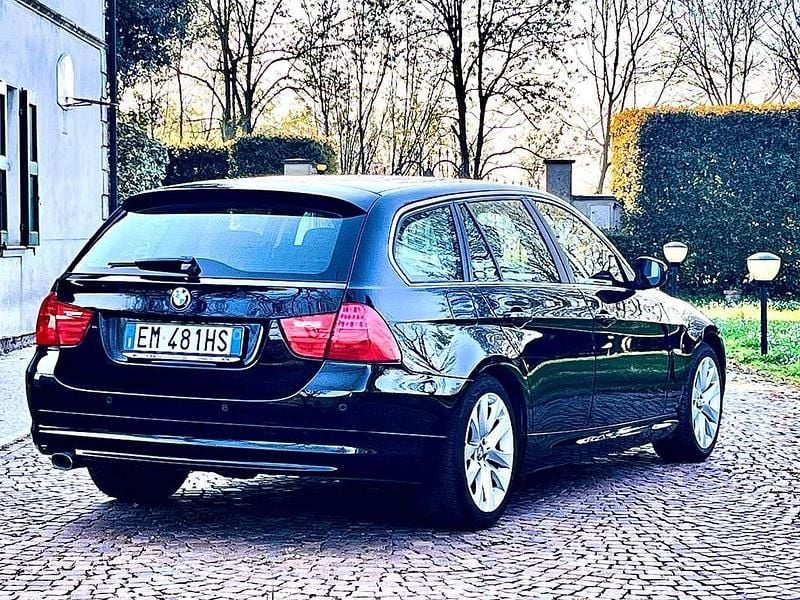 Usata BMW 318 143 CV (105 kW) 2013 Nero Station wagon