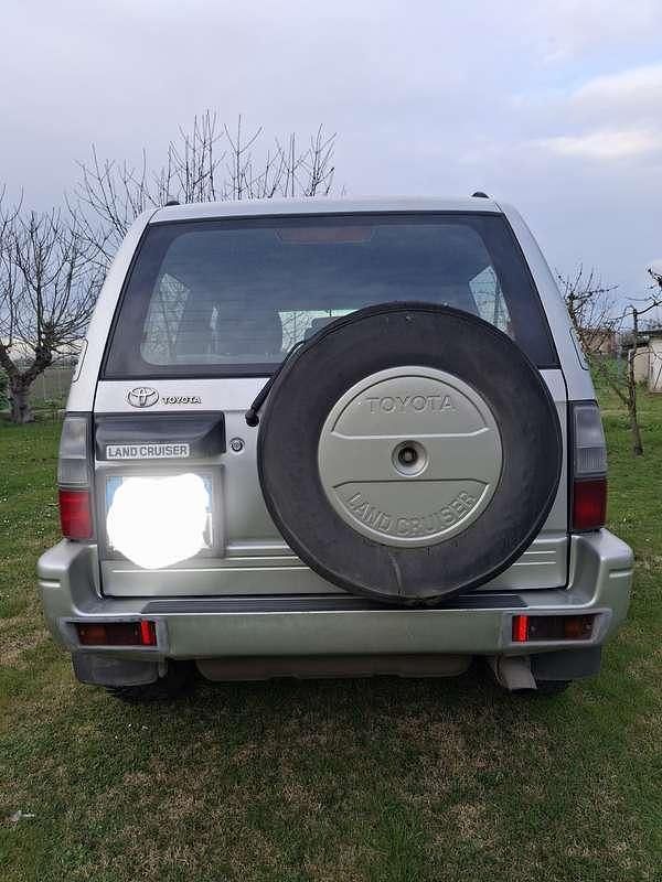 Usata Toyota Land Cruiser 163 CV (119 kW) 2001 Argento SUV