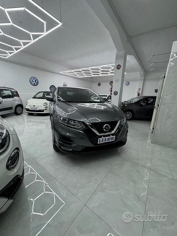 Usata Nissan Qashqai Tekna+ 163 CV (119 kW) 2017 Grigio SUV