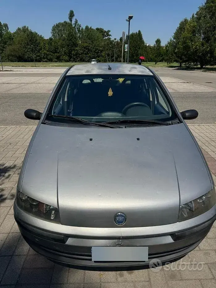 Usata Fiat Punto 60 CV (44 kW) 2002 Grigio Utilitaria