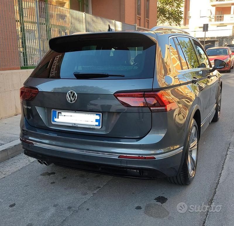 Usata VW Tiguan R-line 150 CV (110 kW) 2020 Grigio SUV