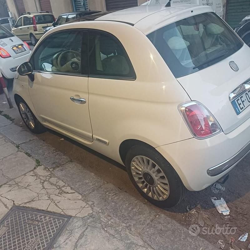 Usata Fiat 500 85 CV (62 kW) 2011 Bianco Utilitaria