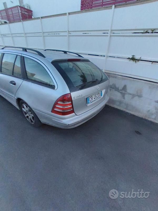 Usata 2004 Mercedes C200 Station wagon | 2000 € - Immagine 1/3