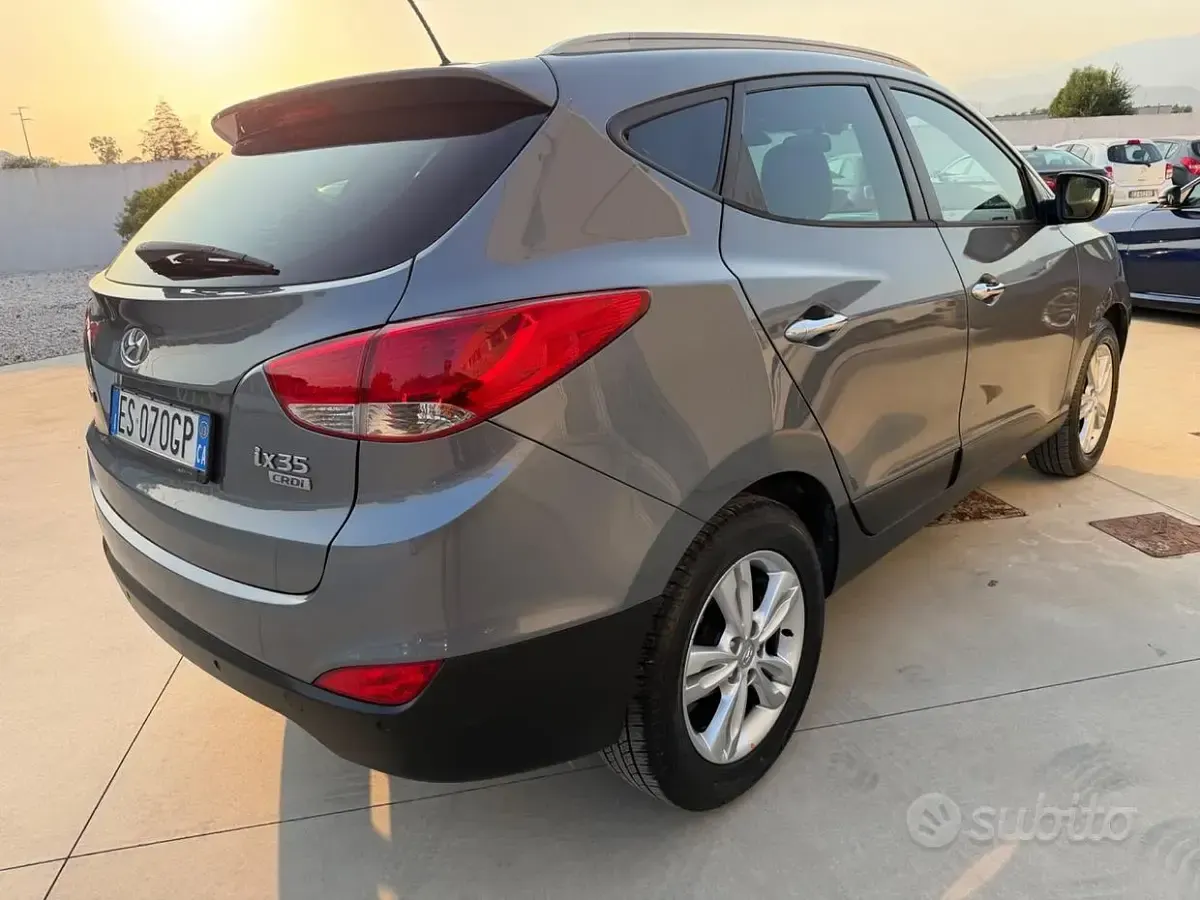 Usata Hyundai ix35 Xpossible 115 CV (84 kW) 2013 Grigio SUV