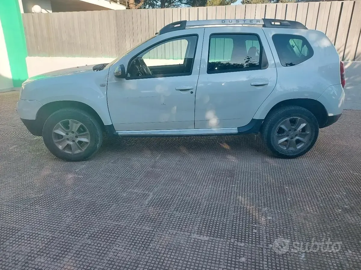 Usata Dacia Duster 110 CV (80 kW) 2015 Bianco SUV