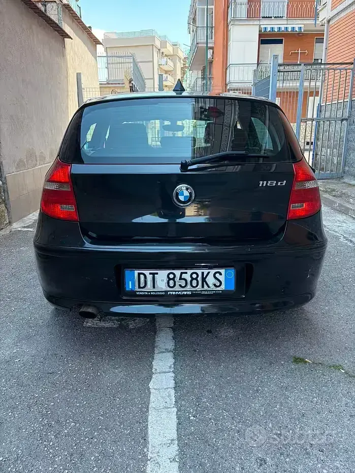 Usata BMW 118 166 CV (122 kW) 2008 Nero Utilitaria