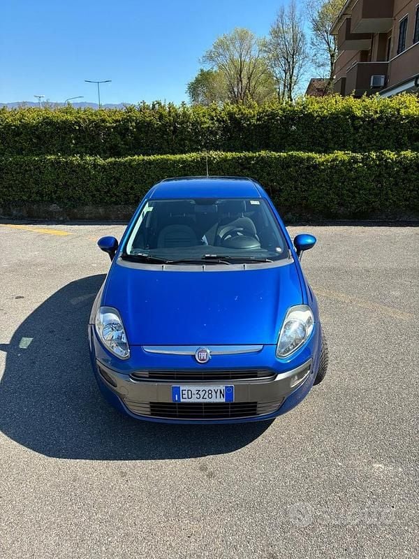Usata Fiat Punto Evo 90 CV (66 kW) 2010 Blu Utilitaria